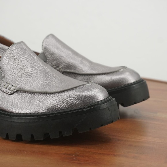 Caslon Womens Millany Loafers Lug Sole Chunky Silver Leather Slip On 6.5 M - Picture 2 of 9